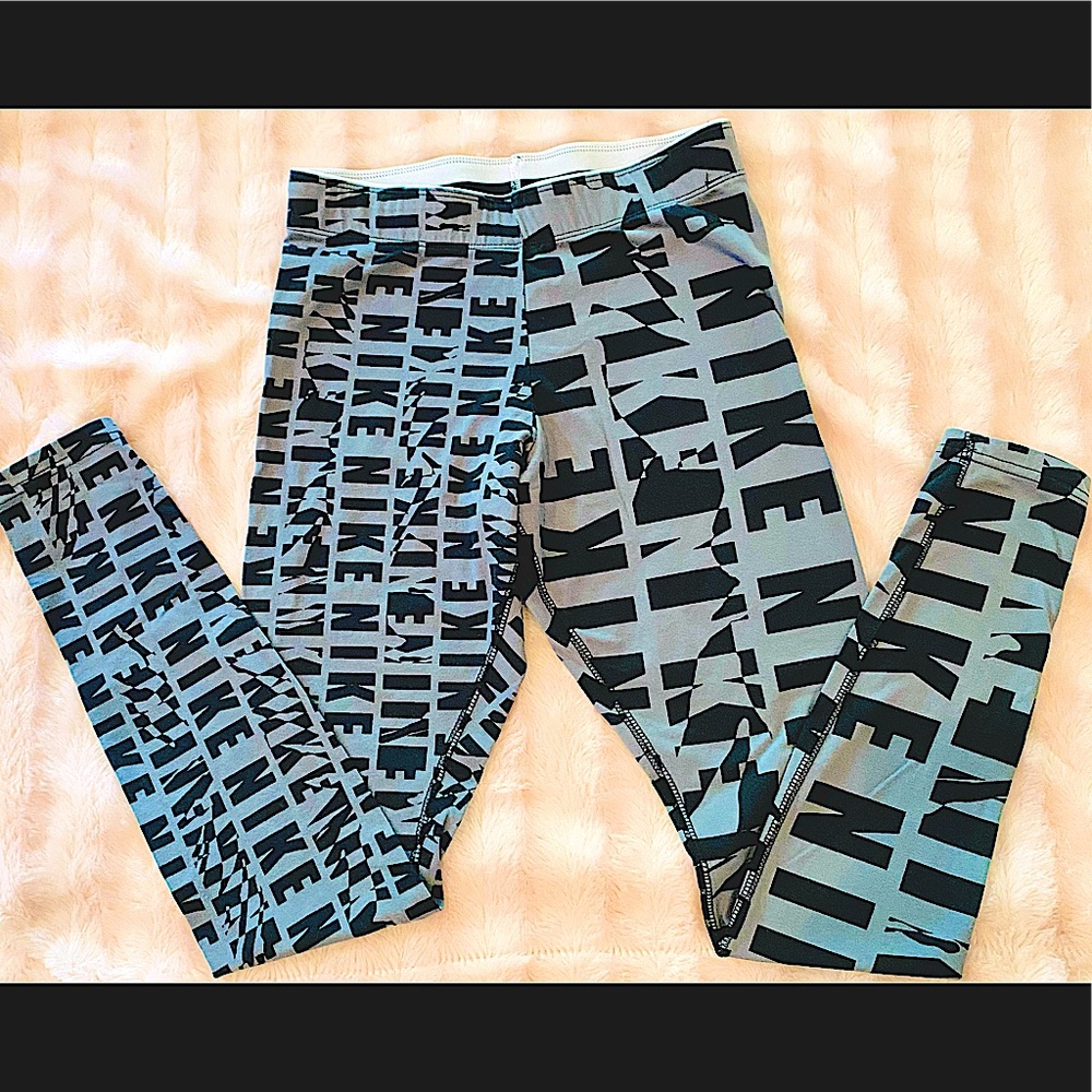 EUC Gray & Black Nike workout pants